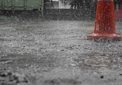 How Weather Conditions Affect Junk Removal Efficiency